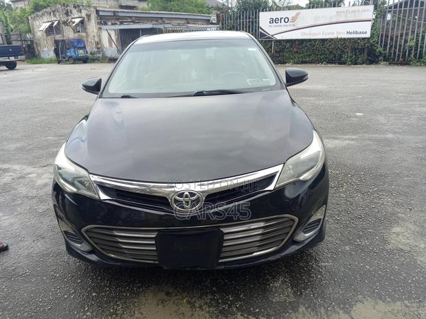 Toyota Avalon XLE Sedar FWD (3.5L 6cyl 6A) 2013 Black