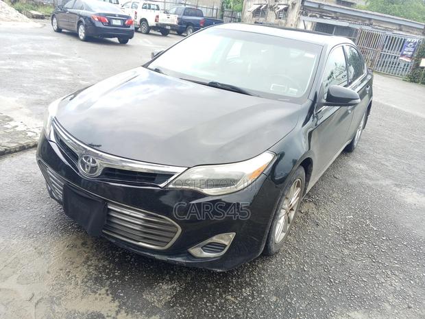 Toyota Avalon XLE Sedar FWD (3.5L 6cyl 6A) 2013 Black