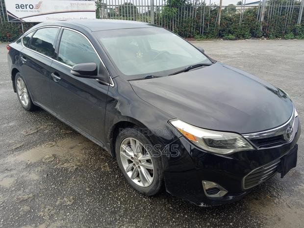 Toyota Avalon XLE Sedar FWD (3.5L 6cyl 6A) 2013 Black