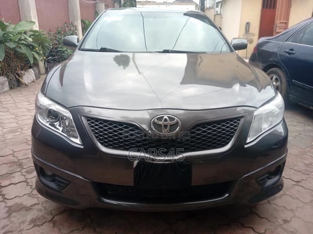 Toyota Camry 2011 Gray