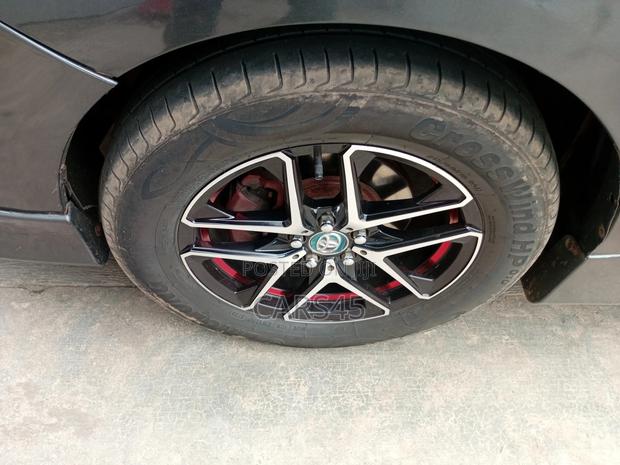Toyota Corolla 2011 Gray