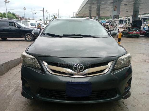 Toyota Corolla 2011 Gray