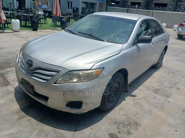 Toyota Camry 2011 Silver