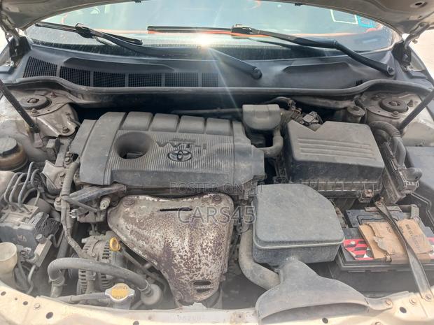 Toyota Camry 2011 Silver