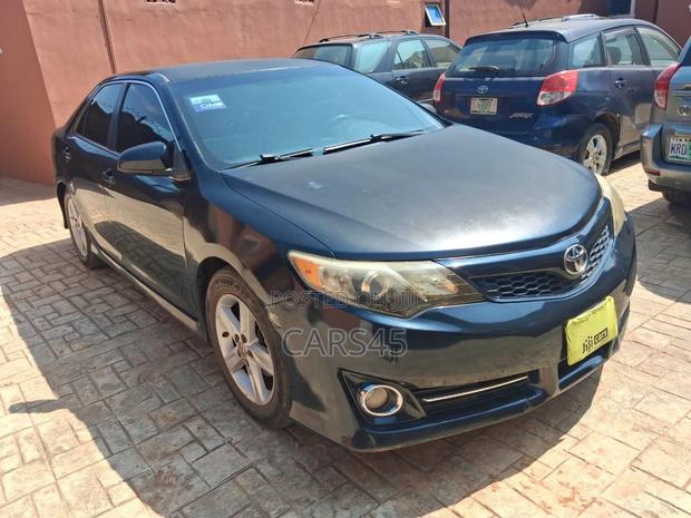 Toyota Camry 2012 Gray