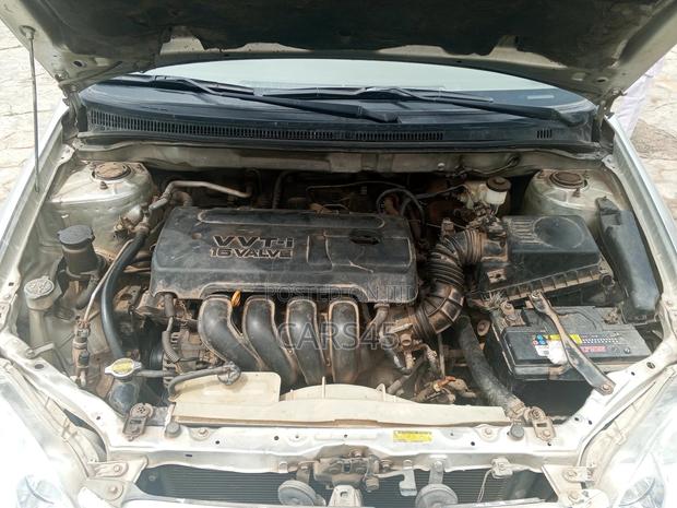 Toyota Corolla 2005 Silver