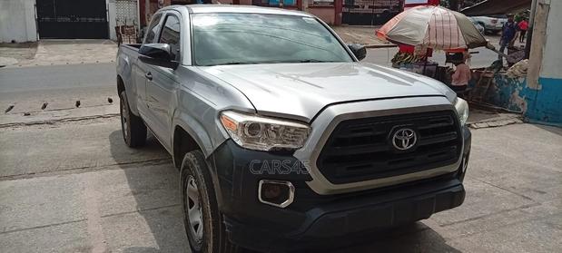 Toyota Tacoma 2017 Gray