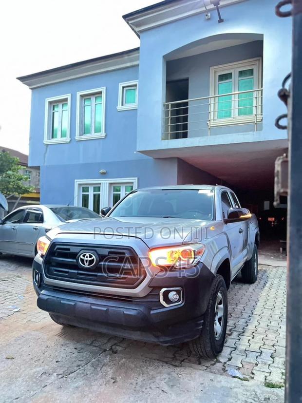 Toyota Tacoma 2017 Gray