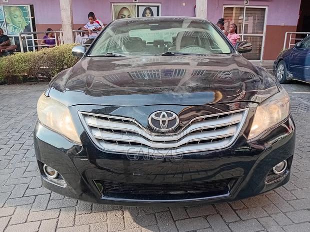 Toyota Camry Hybrid 2011 Black