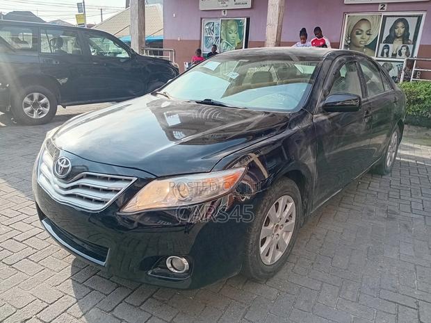 Toyota Camry Hybrid 2011 Black