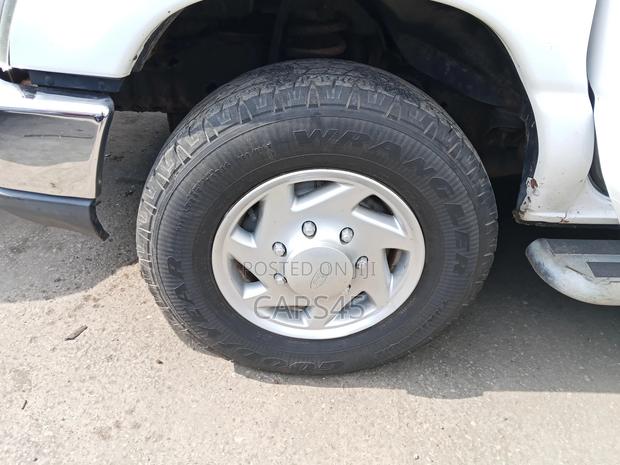 Ford E-250 2014 White