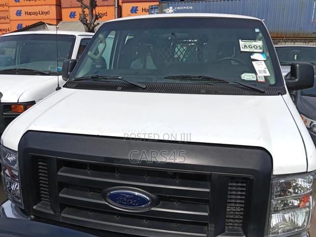 Ford E-250 2014 White