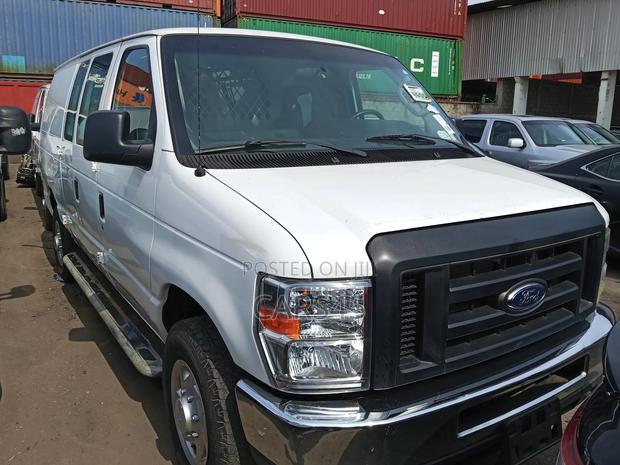 Ford E-250 2014 White