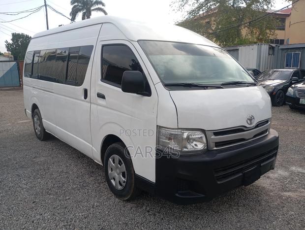 Toyota HiAce 2012 White