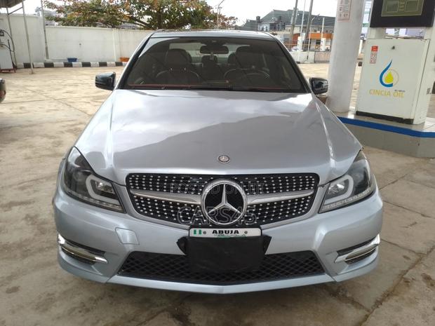 Mercedes-Benz C300 2013 Blue