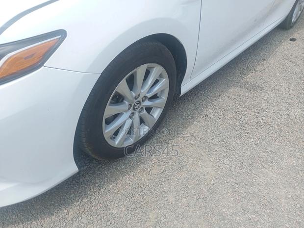 Toyota Camry 2019 White