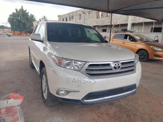 Toyota Highlander 2012 White