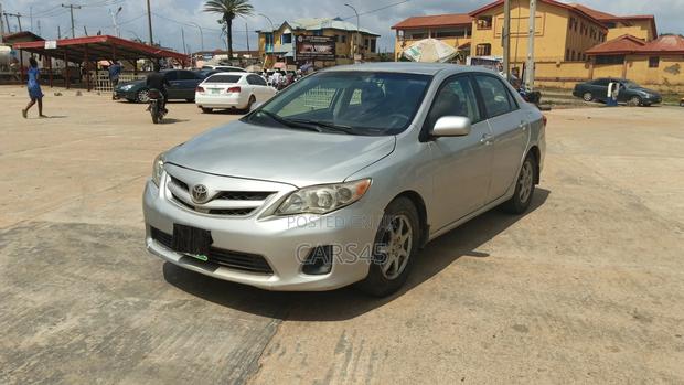Toyota Corolla 2011 Silver