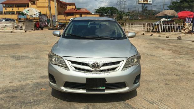 Toyota Corolla 2011 Silver