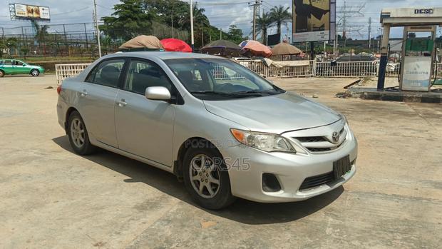 Toyota Corolla 2011 Silver