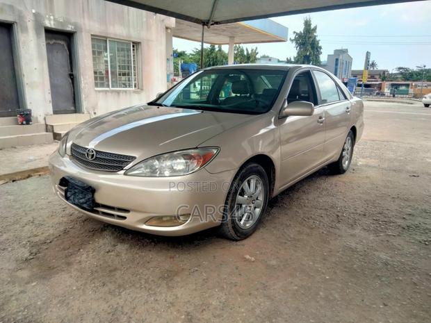 Toyota Camry 2003 Gold