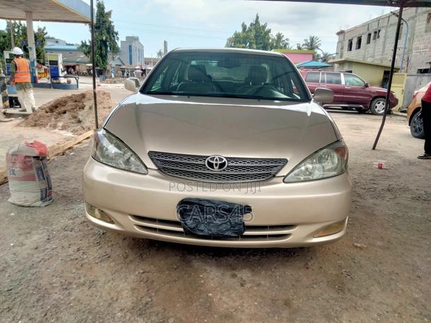 Toyota Camry 2003 Gold