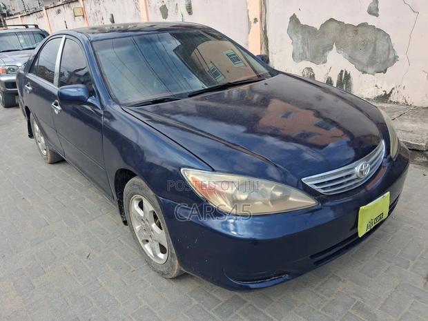 Toyota Camry 2002 Blue