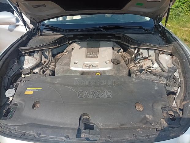 Infiniti M 2011 Silver