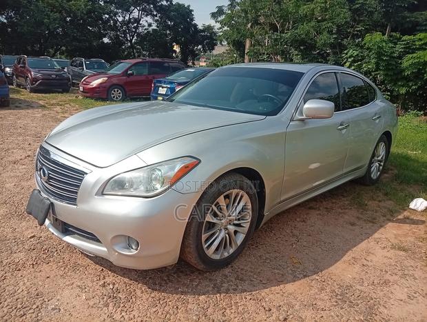 Infiniti M 2011 Silver