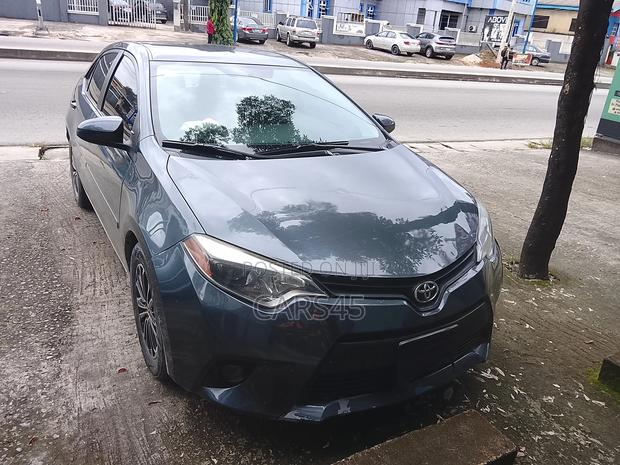 Toyota Corolla L 4dr Sedan (1.8L 4cyl Manual) 2016 Gray