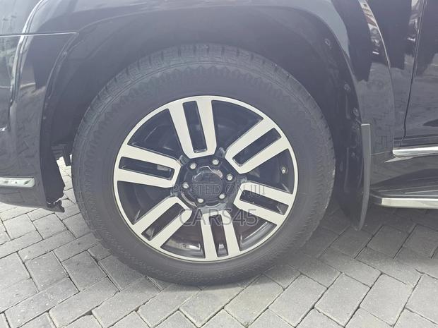 Toyota 4-Runner 2020 Black
