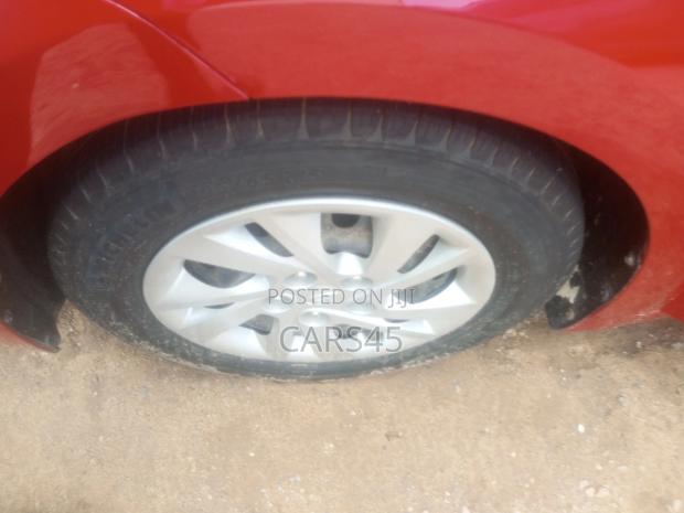 Hyundai Elantra SE Sedan FWD (2.0L 4cyl 6M) 2017 Red