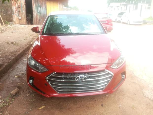 Hyundai Elantra SE Sedan FWD (2.0L 4cyl 6M) 2017 Red