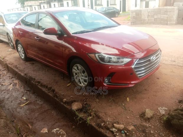Hyundai Elantra SE Sedan FWD (2.0L 4cyl 6M) 2017 Red