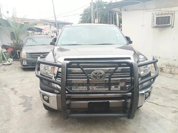 Toyota Tundra 2016 Gray