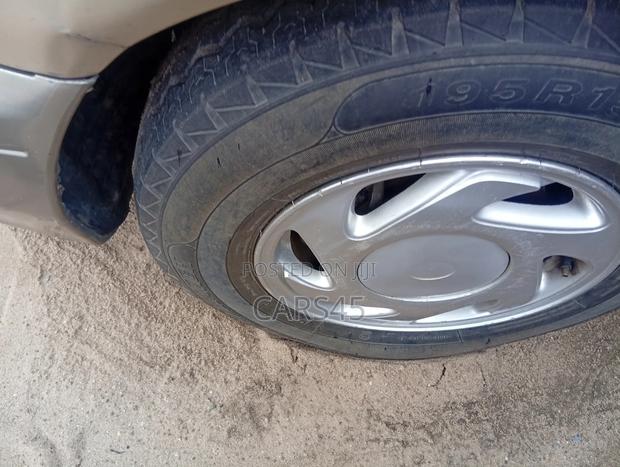 Toyota Sienna 2002 Gold