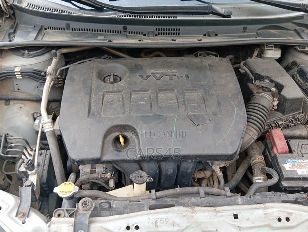 Toyota Corolla L 4dr Sedan (1.8L 4cyl 4A) 2014 Silver