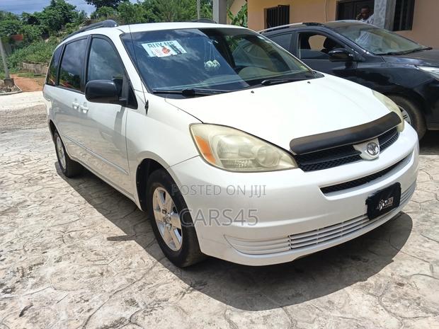 Toyota Sienna 2004 Off white
