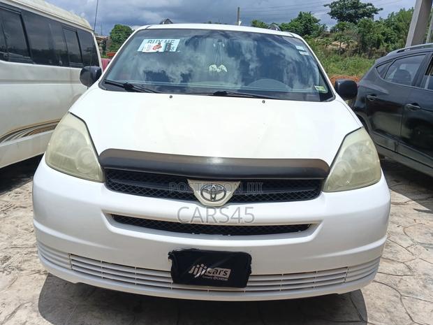 Toyota Sienna 2004 Off white