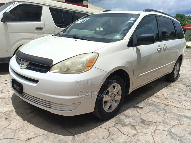 Toyota Sienna 2004 Off white