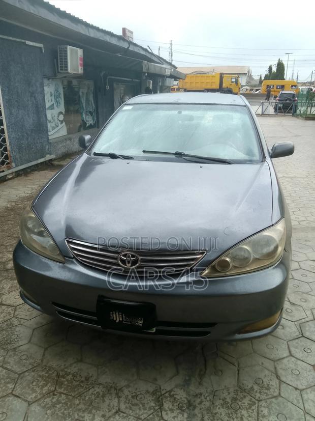 Toyota Camry 2003 Gray