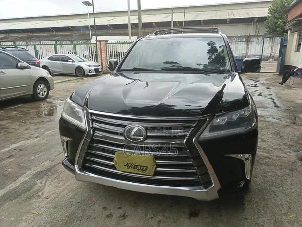 Lexus LX 2017 Black