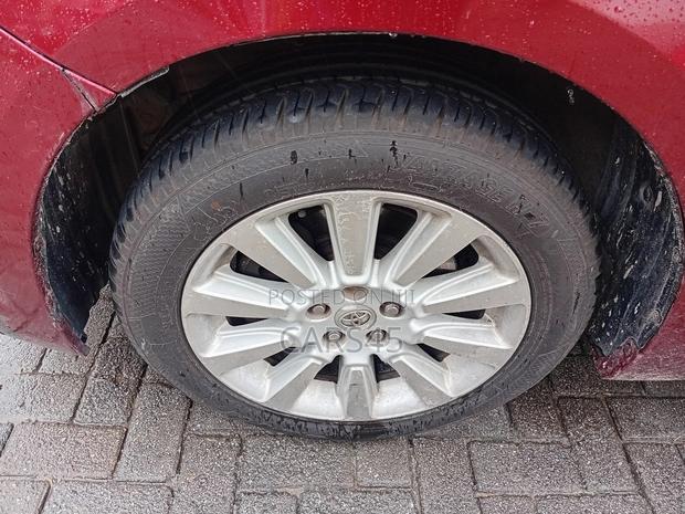 Toyota Sienna 2013 Red