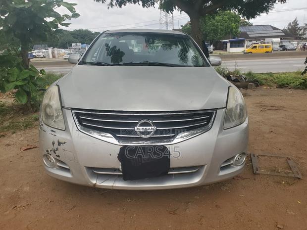 Nissan Altima 2.5 S Sedan 2010 Silver