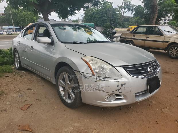 Nissan Altima 2.5 S Sedan 2010 Silver