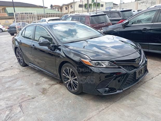 Toyota Camry 2018 Black