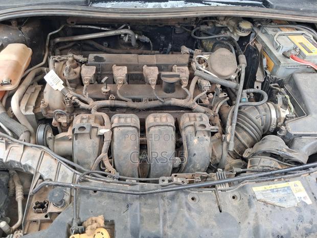 Ford Focus 2012 Gray