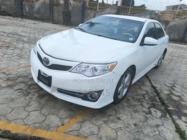 Toyota Camry 2014 White