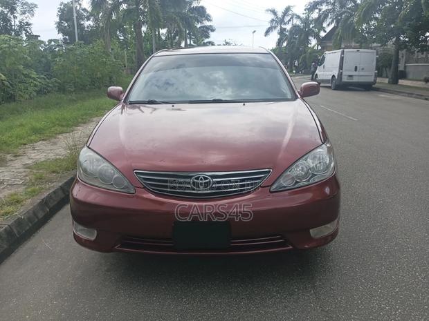 Toyota Camry 2005 Red