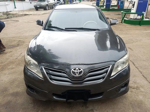Toyota Camry 2010 Gray